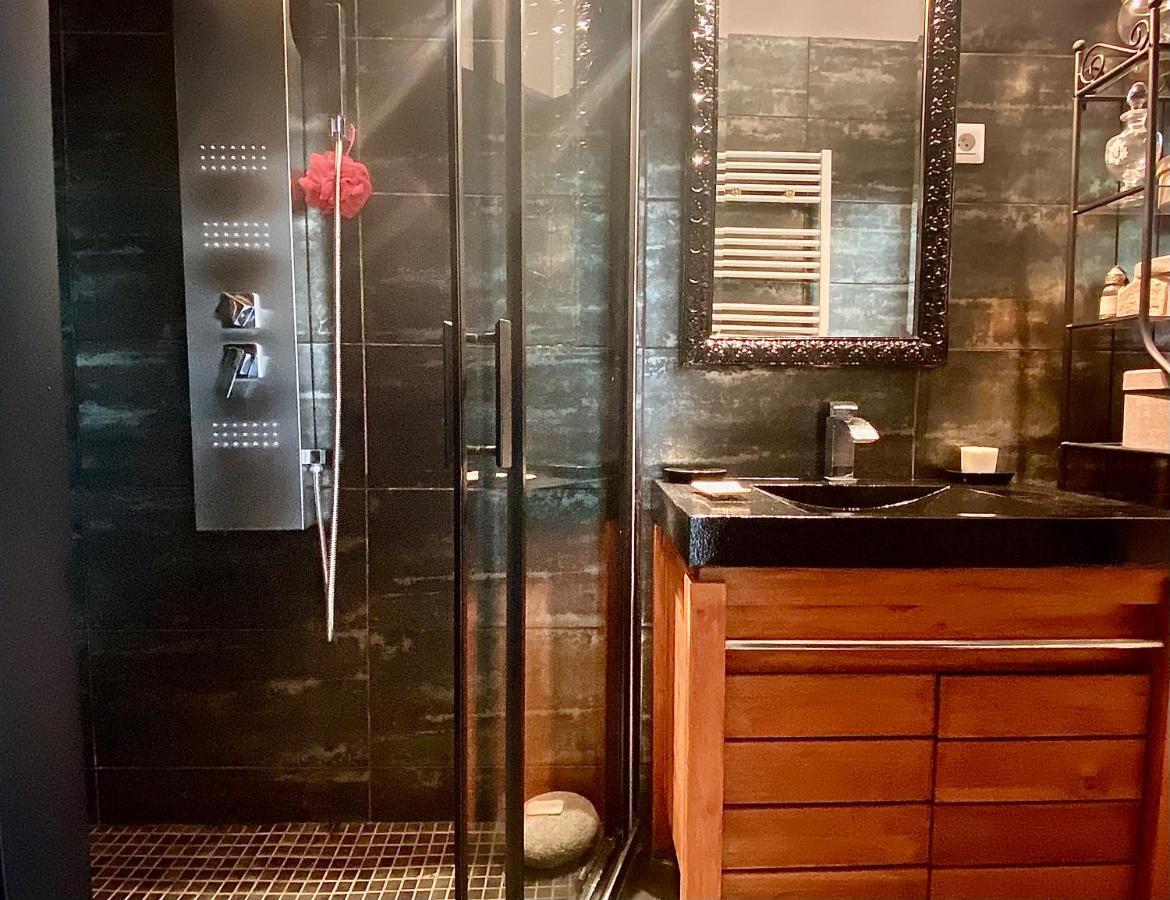 Grand Appartement Haussmanien De Standing Avec Jacuzzi Terrasse Et Parking En Hyper Centre Bordeaux Bagian luar foto